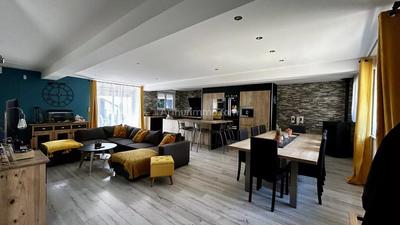 Maison - 185 m² - 6 pièces