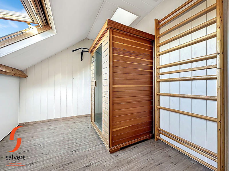 Maison - 220 m² - 10 pièces