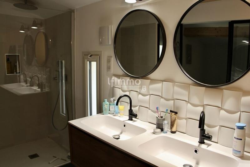 Maison - 212 m² - 6 pièces