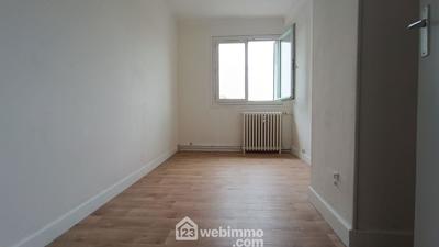 Appartement - 100 m² - 4 pièces