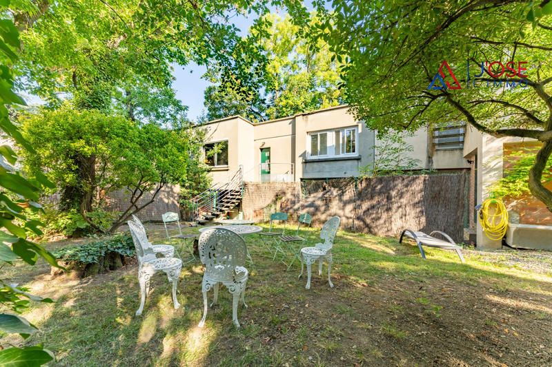 Maison - 328 m² - 11 pièces