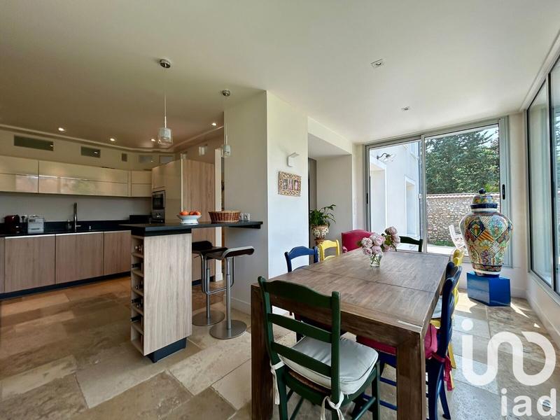 Maison - 245 m² - 9 pièces