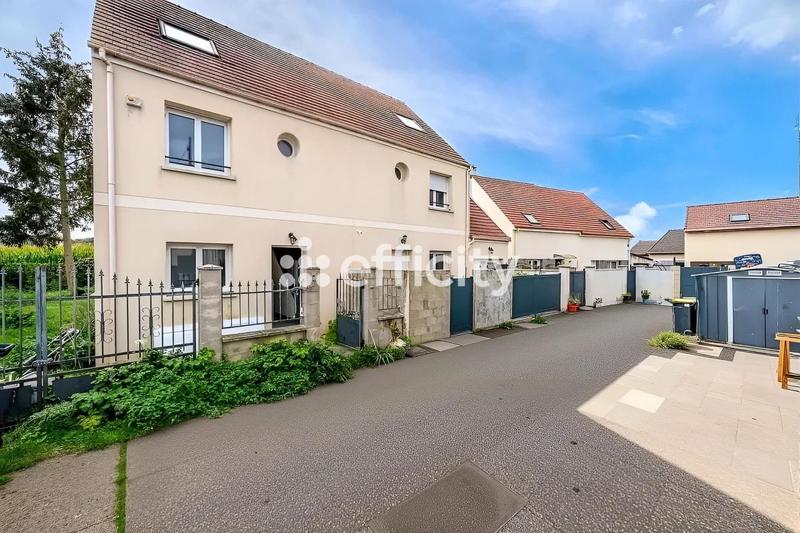 Maison - 90 m² - 5 pièces