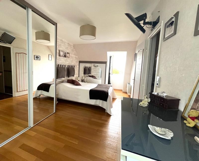 Maison - 128 m² - 7 pièces