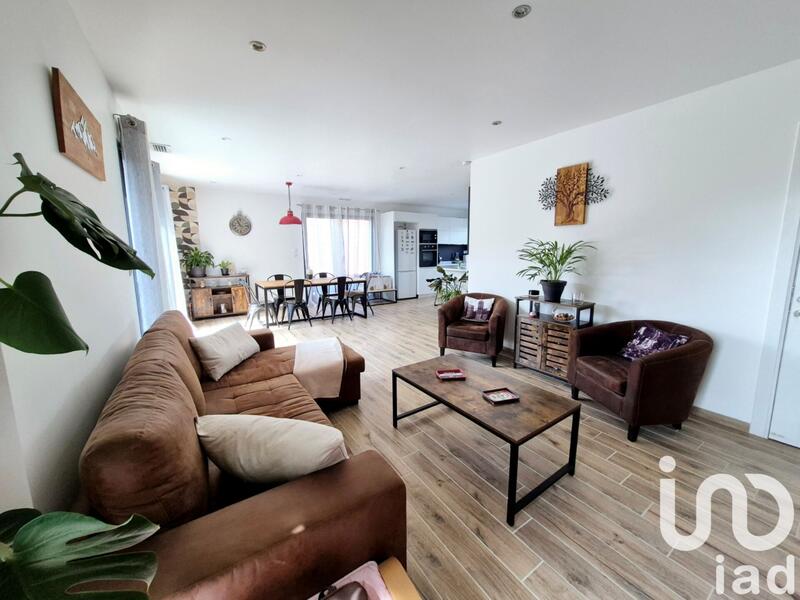 Maison - 99 m² - 5 pièces