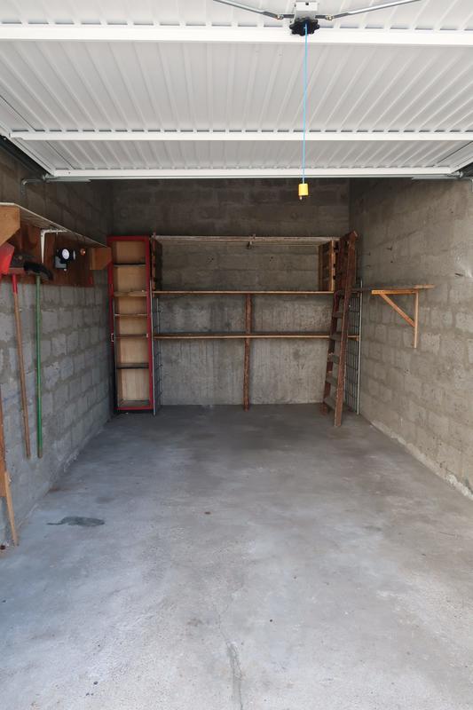 Parking / Garage - 12 m²