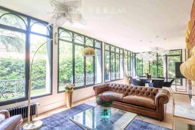 Maison - 276 m² - 8 pièces