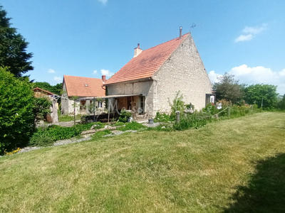 Maison en pierre - 103 m² - 2 pièces