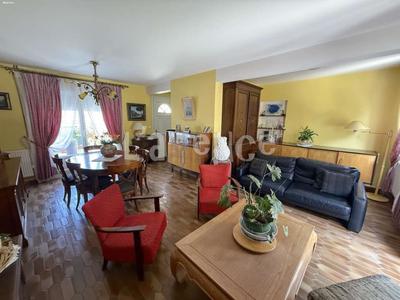 Maison - 91 m² - 5 pièces