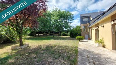 Maison - 260 m² - 10 pièces