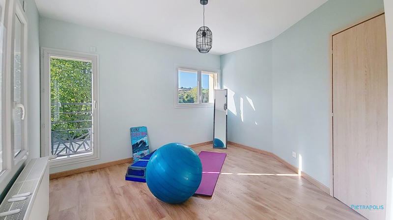 Maison traditionnelle - 186 m² - 6 pièces