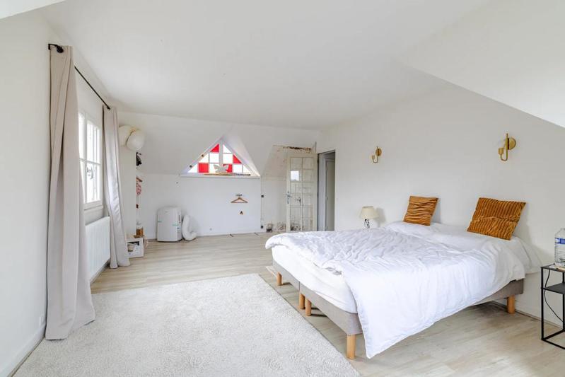 Maison - 180 m² - 8 pièces