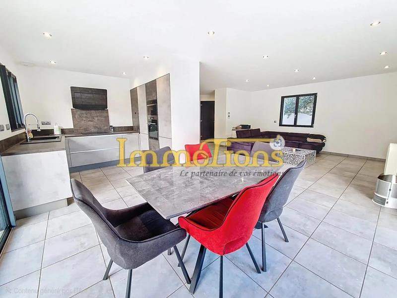 Maison - 115 m² - 6 pièces