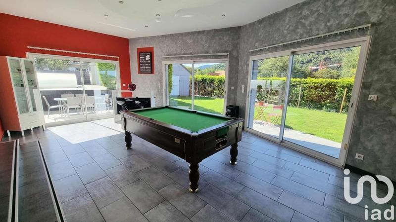 Maison - 238 m² - 6 pièces