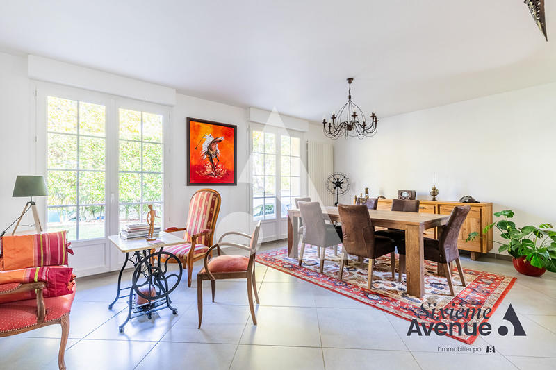 Maison - 189 m² - 8 pièces