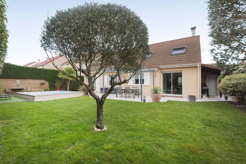 Maison - 177 m² - 7 pièces
