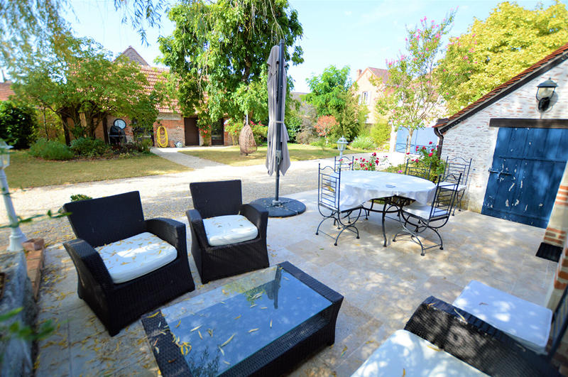 Maison - 202 m² - 9 pièces