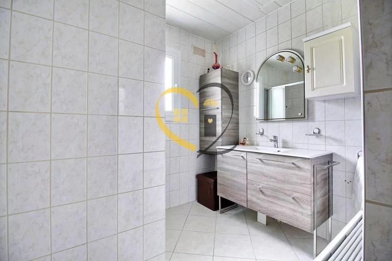 Maison - 80 m² - 5 pièces