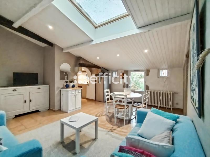 Demeure - 415 m² - 16 pièces