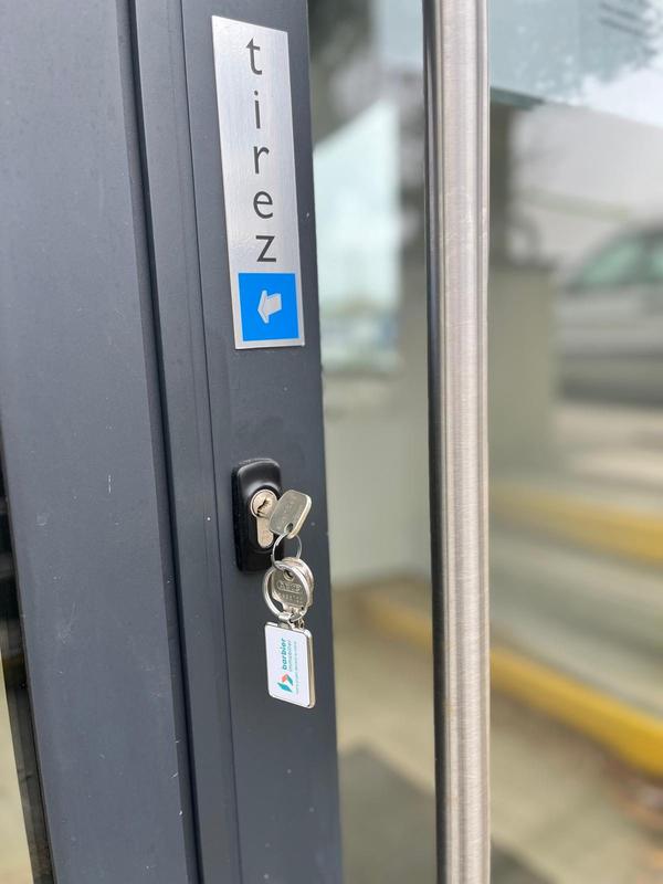 Local commercial - 100 m² - 3 pièces