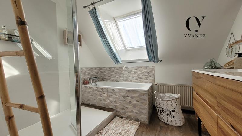 Maison - 150 m² - 8 pièces