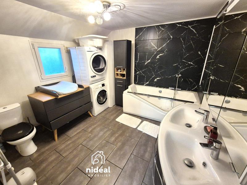 Maison - 108 m² - 4 pièces