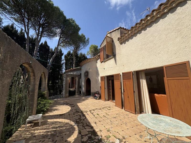 Maison - 137 m² - 6 pièces