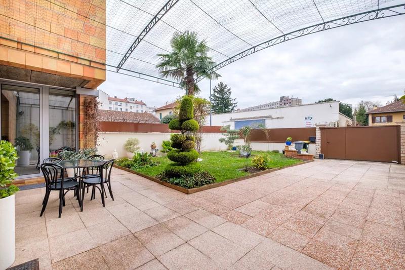 Maison - 147 m² - 6 pièces