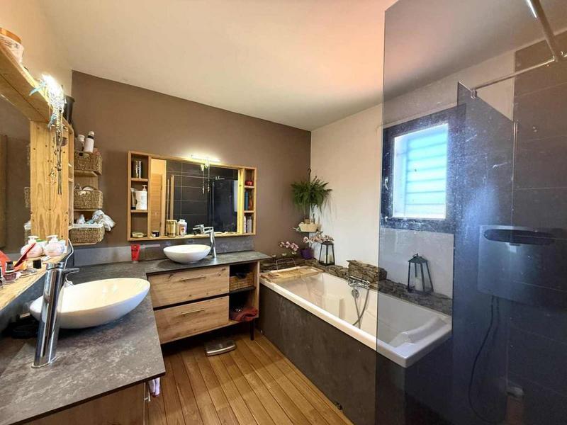 Maison - 88 m² - 4 pièces