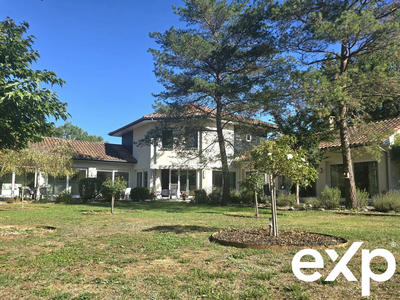 Maison contemporaine - 305 m² - 9 pièces