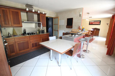 Maison - 180 m² - 7 pièces