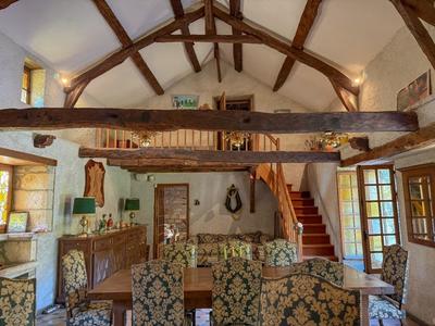 Moulin - 251 m² - 8 pièces