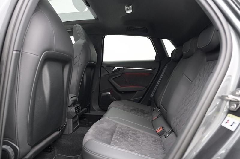 Audi A3 sportback 40 TFSIe 204 s-Line Hybride Rechargeable / Toit Ouvrant Matrix Led Sieges Alcantara B&amp;O