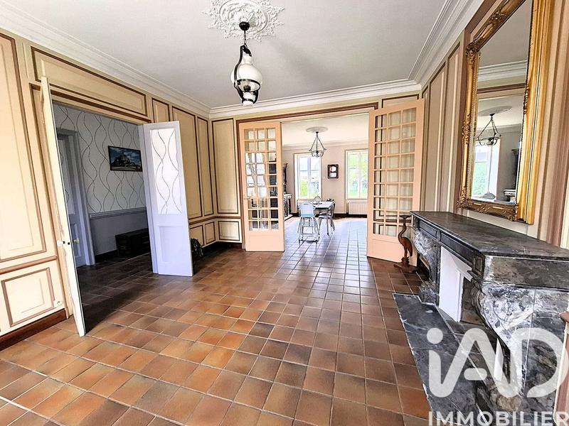 Maison - 221 m² - 12 pièces