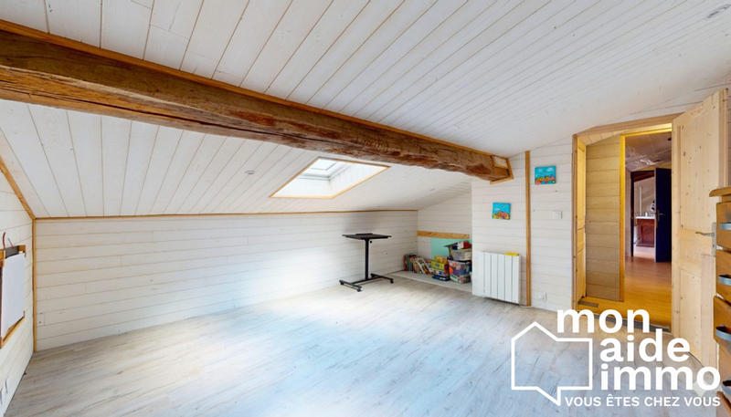 Maison - 215 m² - 7 pièces