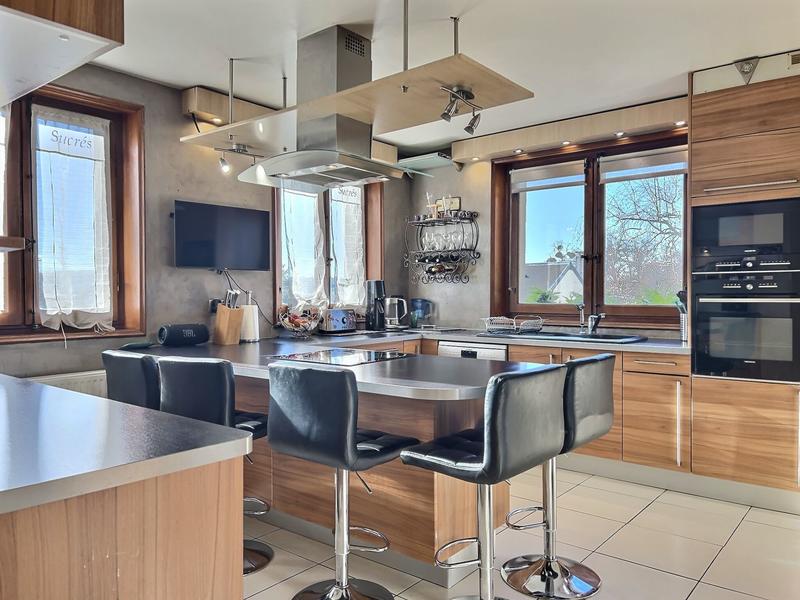 Maison - 182 m² - 8 pièces