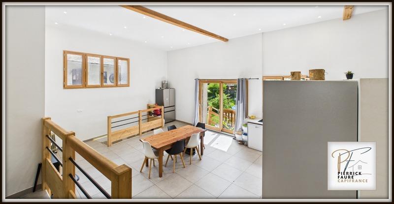 Maison - 252 m² - 8 pièces