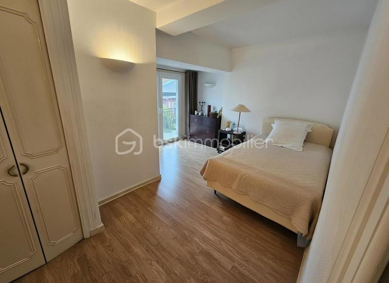 Propriété - 350 m² - 15 pièces