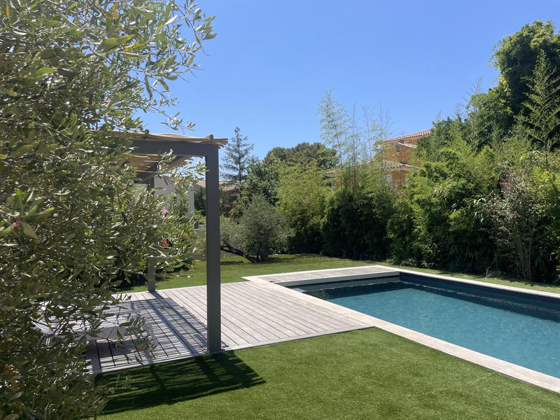 Villa - 300 m² - 9 pièces