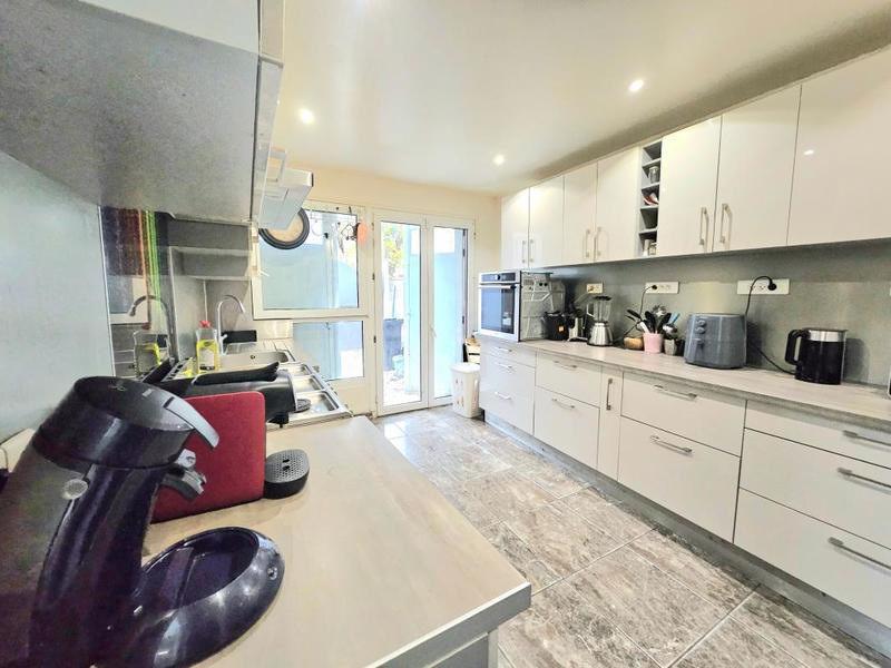 Maison - 195 m² - 7 pièces