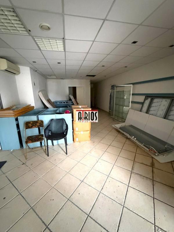 Local d'activité / Entrepôt - 105 m²