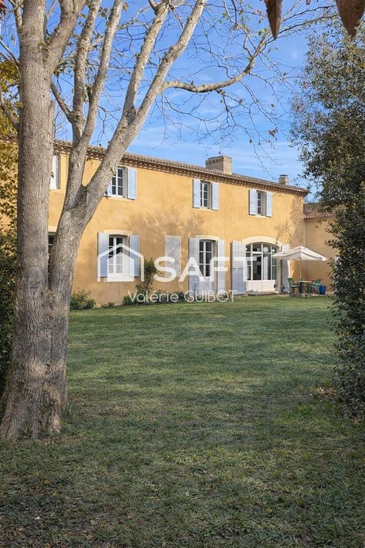 Maison - 700 m² - 20 pièces