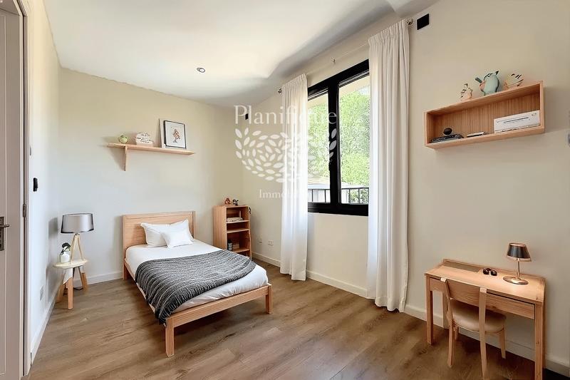 Appartement - 125 m² - 4 pièces