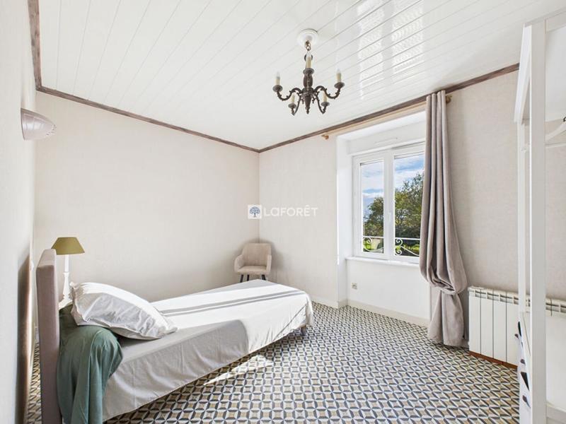 Propriété - 95 m² - 4 pièces