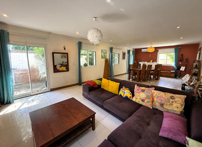 Maison - 210 m² - 7 pièces