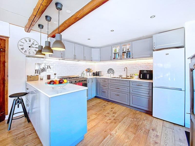 Châlet - 172 m² - 9 pièces