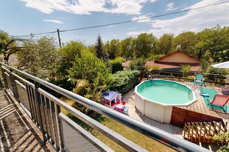 Maison - 180 m² - 5 pièces