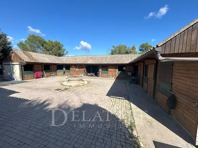 Propriété - 350 m² - 12 pièces