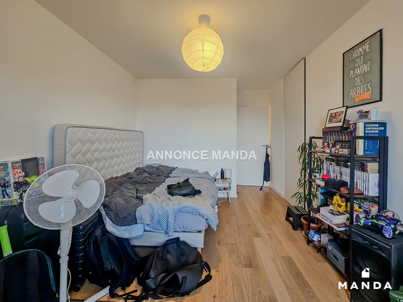 Chambre - 9 m² - 4 pièces