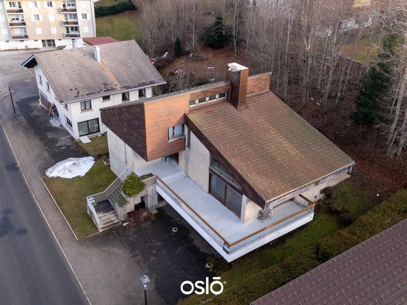 Maison - 329 m² - 10 pièces